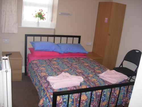 Longfield Guest House - image 11