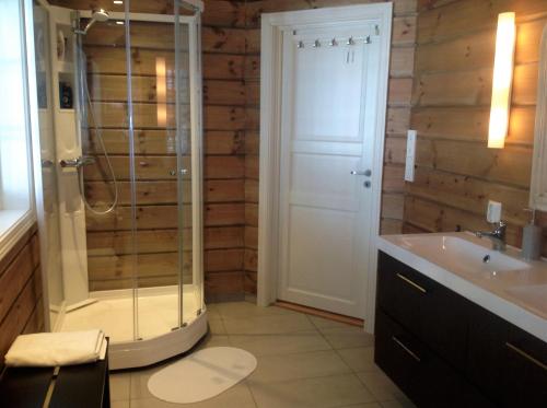 Remestøylflotti Hyttegrend in โฮว์เดิน