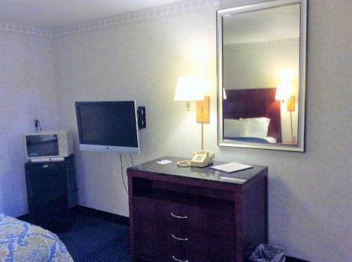 Americas Best Value Inn Decatur, IN