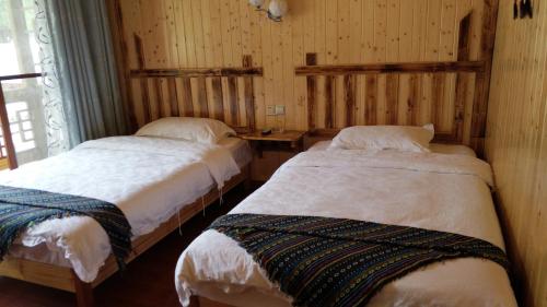 2 twin beds