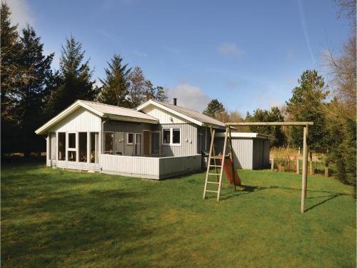  Three-Bedroom Holiday Home In Thyholm in Thyholm