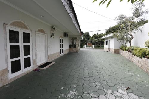 RedDoorz Plus near Adisucipto Airport 2