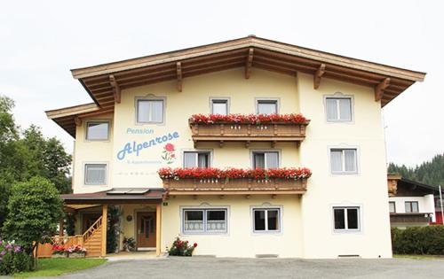 Pension Alpenrose - Oberndorf in Tirol