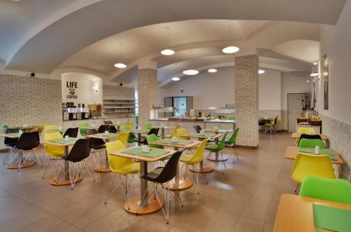 Adeba Hotel - image 4