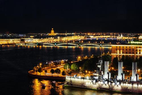 Saint-Petersburg Hotel - image 2