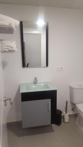 Deluxe Hostels & Suites Merida - image 3