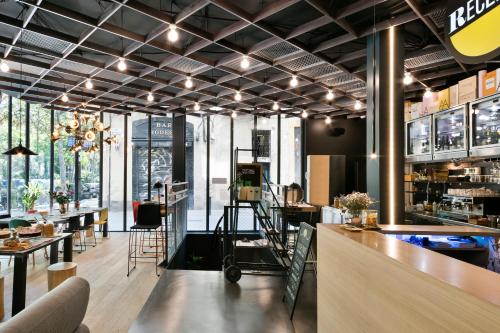 Niu Barcelona Hotel - image 13