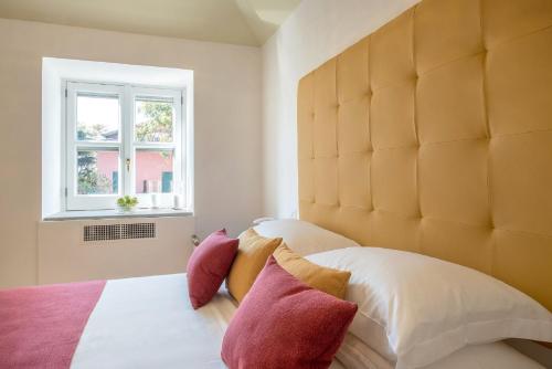 Standard Double Room image 10