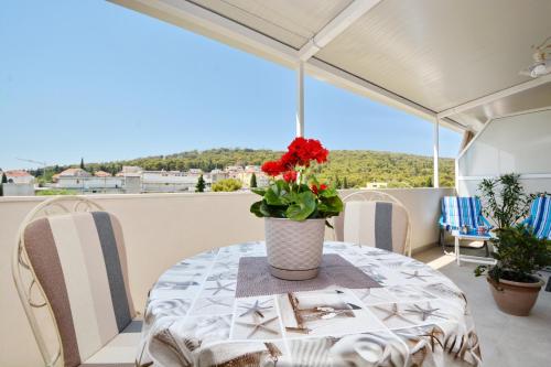 Frana apartment, Split (photo 3)