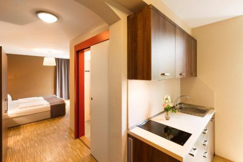 2 twin beds