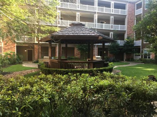 Resort Style Apt/Home-Houston
