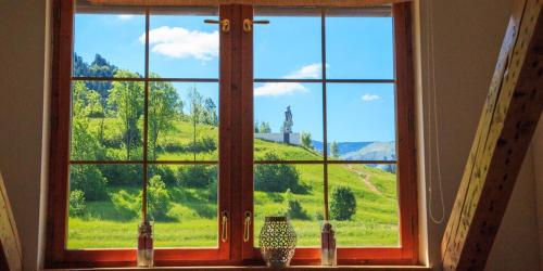 Twin Room with Mountain View