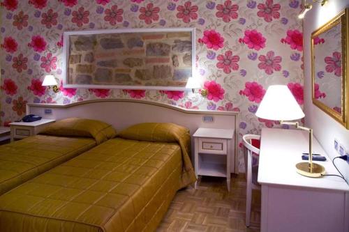 2 twin beds
