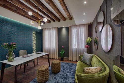 Suite735 – Venice, GA