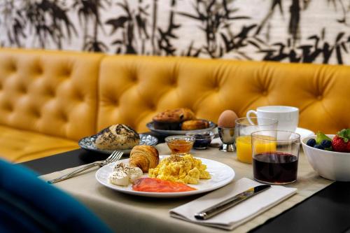 Suite735 – Venice, GA