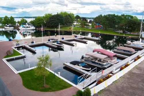 B&B Brockville - Tall Ships Landing Coastal Resort - Bed and Breakfast Brockville