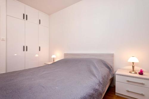  Apartment Rajna in Stari Grad