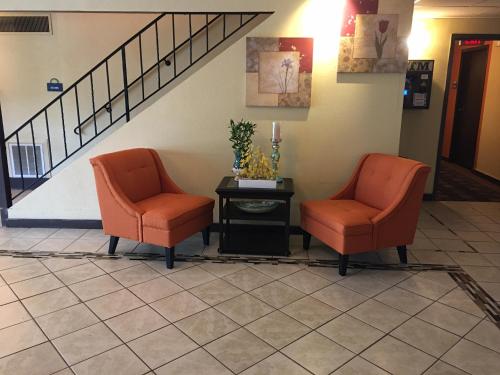 Days Inn & Suites by Wyndham Stevens Point - image 14