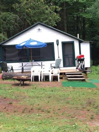 Pine Shore Motel And Cabins In Me