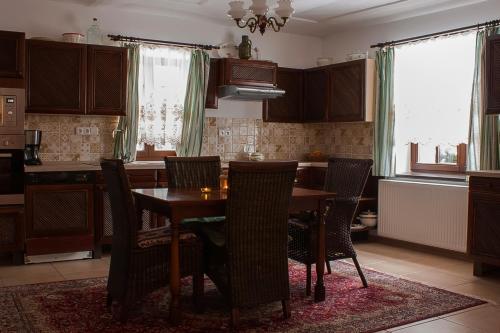 ห้องครัว, Penzion Chalupa Semín (Penzion Chalupa Semin) in เซมิน