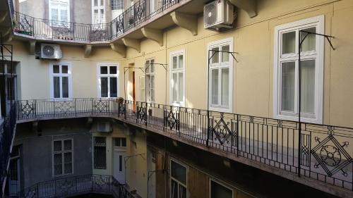 Dob Twenty Rooms, Budapest (photo 9)