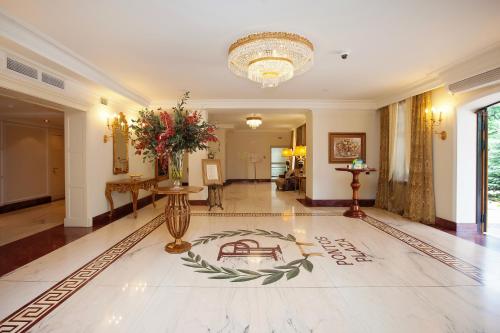 Pontos Plaza Hotel - image 7