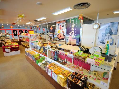 Shops, Nagasaki Nisshokan Hotel in Nagasaki