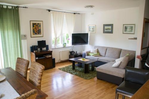  Green foothills of Medvednica, Ferienwohnung in Zagreb