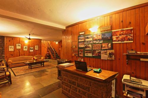 Előcsarnok, Cedar Lodge By Aahma in Ramgarh