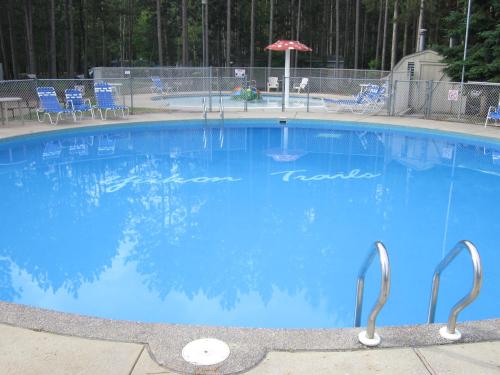 Yukon Trails Camping Resort in Lyndon Station, USA