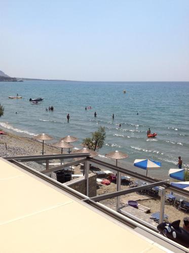 Eva Rooms in Makris Gialos