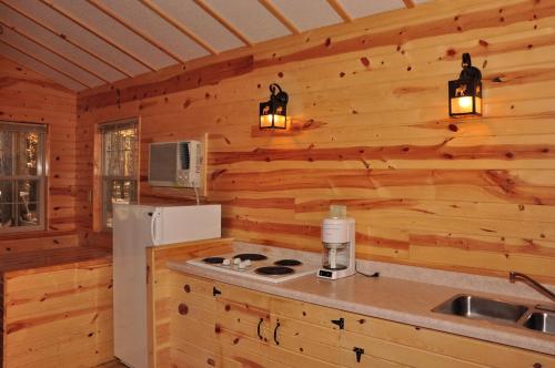 Yukon Trails Camping Resort - main image
