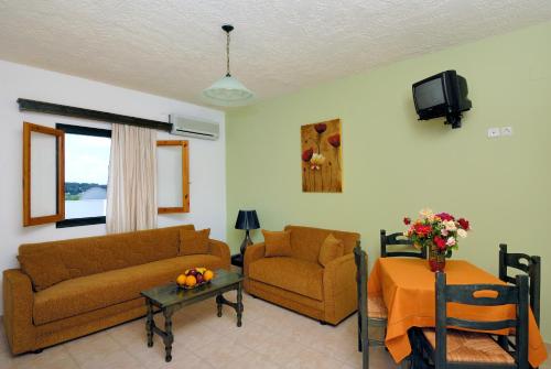 Elea Houses - image 2