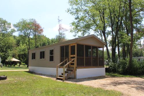 Pine Country Camping Resort - Hotel - Belvidere