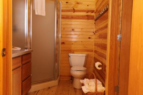Neshonoc Lakeside Camping Resort in West Salem, USA