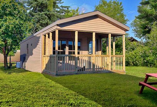 2 bedrooms, 3 beds
