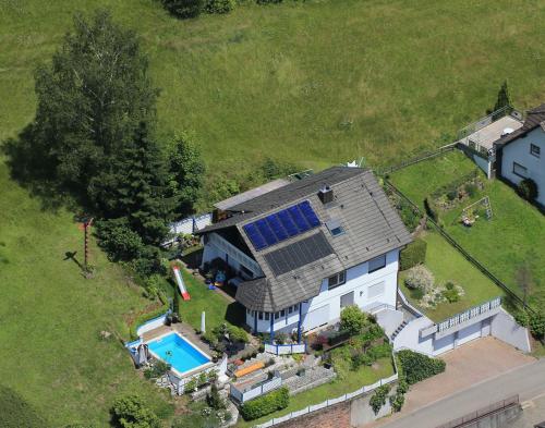 B&B Schuttertal - Panoramaferienwohnung Monika mit Pool - Bed and Breakfast Schuttertal