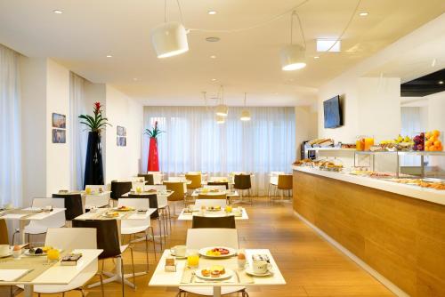 UNAHOTELS Century Milano - image 11