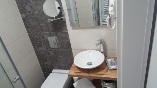 Novel Hotel - image 7