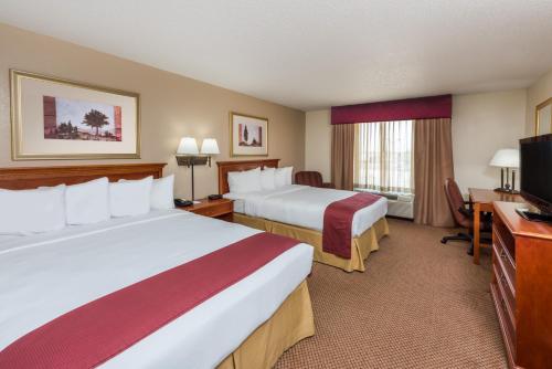 Seasons Inn & Suites Highland