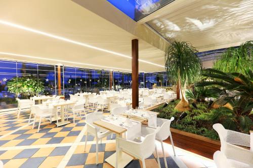 Iberostar Málaga Playa - image 12