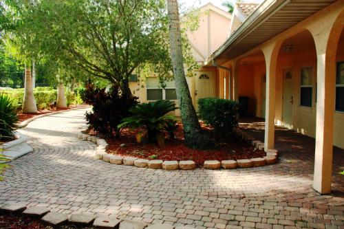 Rock Lake Resort - image 4