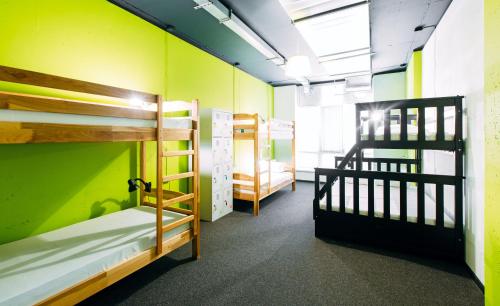 1 bunk bed