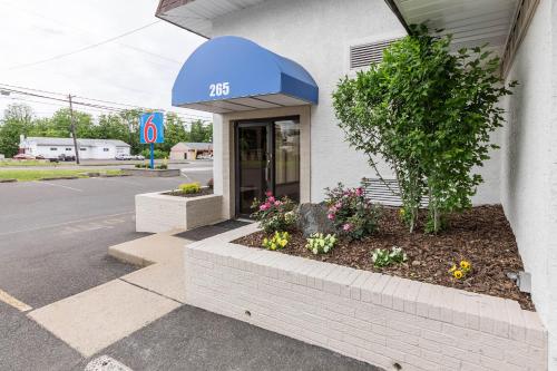 Motel 6-Warminster, PA