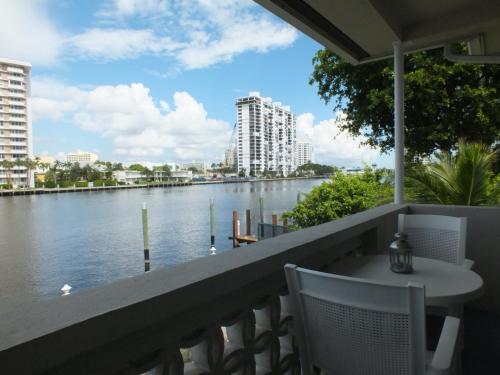Holiday Isle Yacht Club