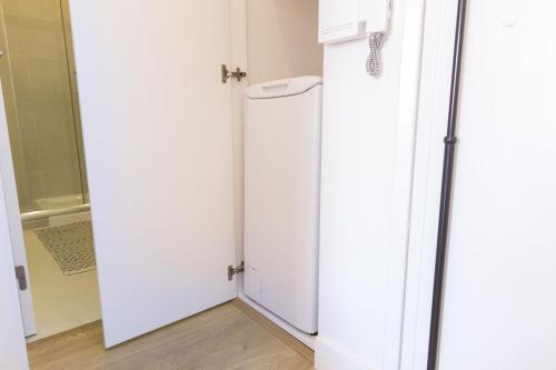 LovelyStay - Light & Comfy Flat