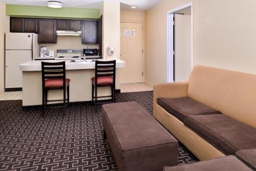 Americas Best Value Inn & Suites Extended Stay Tulsa - 주방