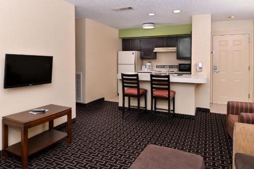 Americas Best Value Inn & Suites Extended Stay Tulsa