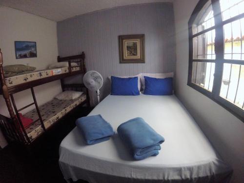 Bunk Bed in Mixed Dormitory Room image 3