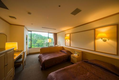 2 twin beds